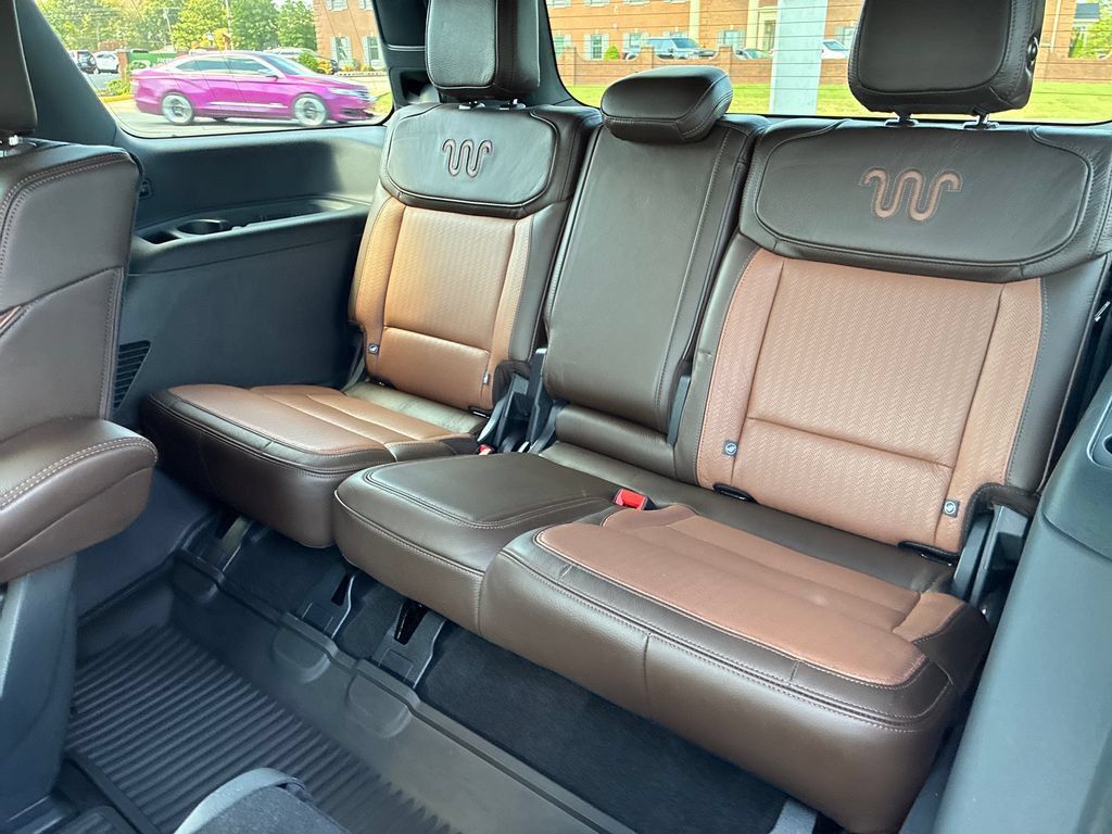 Used 2025 Ford Expedition King Ranch AWD/4WD image 18