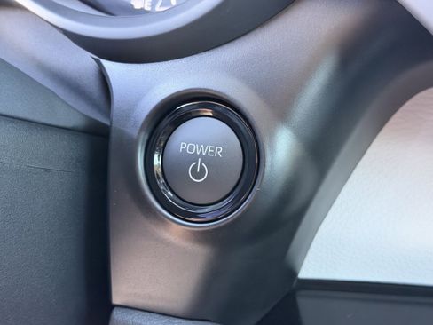 Used 2025 Toyota Sienna XLE FWD image 14