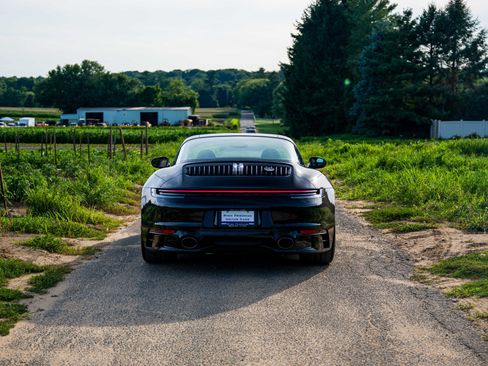 Used 2022 Porsche 911 50th Anniversary Edition AWD/4WD image 13