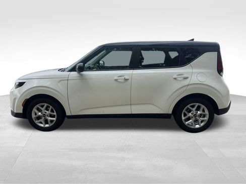 Used 2023 Kia Soul S FWD image 7
