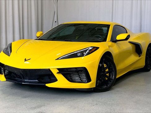 Used 2025 Chevrolet Corvette Stingray Coupe w/ 1LT RWD image 2