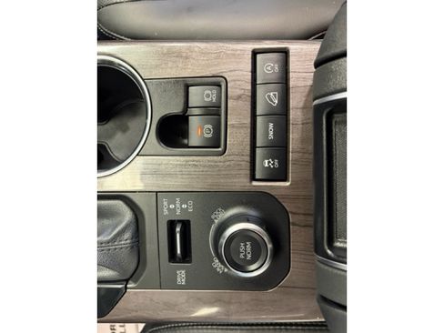 Used 2021 Toyota Highlander Limited AWD/4WD image 24