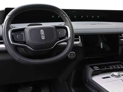 New 2025 Lincoln Navigator Reserve w/ Jet Appearance Package image 12