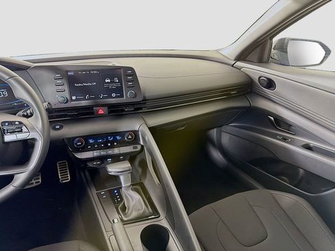 Used 2025 Hyundai Elantra Sport FWD image 24