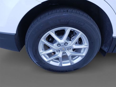 Used 2024 Chevrolet Equinox LT w/ LPO, Floor Liner Package image 10