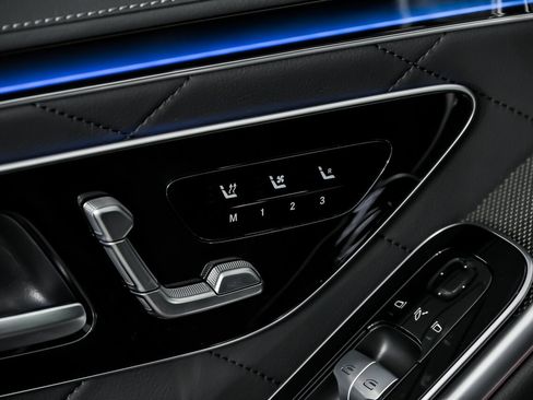 Used 2025 Mercedes-Benz S 580 4MATIC Sedan image 19