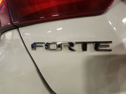 Used 2020 Kia Forte GT-Line FWD image 32