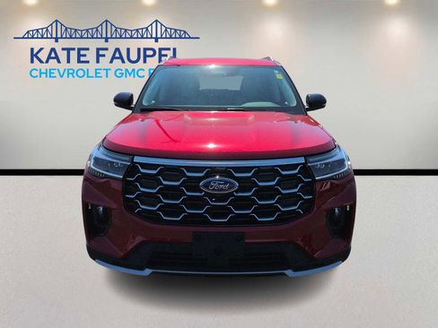 New 2026 Ford Explorer Platinum AWD/4WD image 2