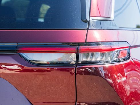 Used 2024 Jeep Grand Cherokee Limited image 6