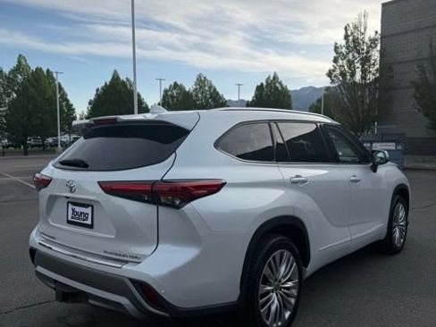 Used 2022 Toyota Highlander Platinum AWD/4WD image 6