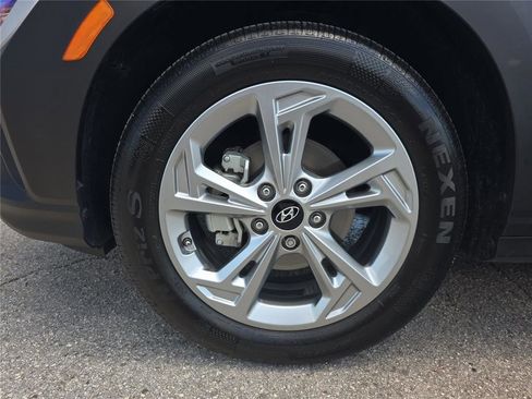 Used 2023 Hyundai Kona SEL w/ Convenience Package FWD image 11