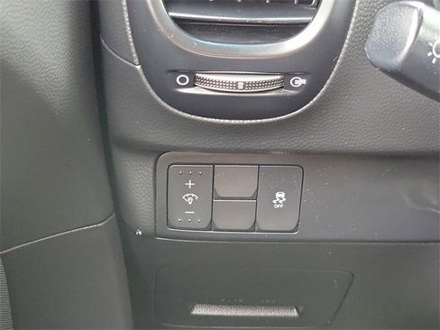 Used 2019 Kia Soul + image 12