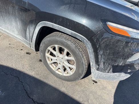 Used 2016 Jeep Cherokee Latitude image 5