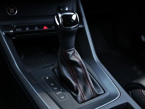 Certified 2025 Audi Q3 2.0T Premium Plus image 41