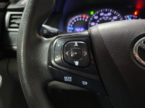 Used 2015 Toyota Camry LE image 22