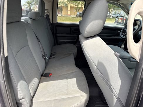 Used 2014 RAM 1500 Express RWD image 23