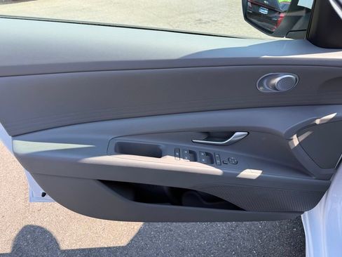 Certified 2025 Hyundai Elantra Hybrid FWD image 27