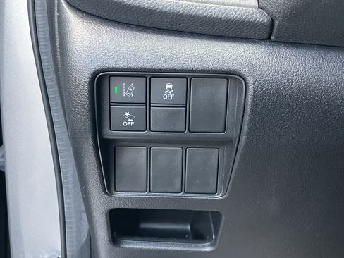 Used 2020 Honda CR-V LX image 19