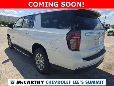 Used 2024 Chevrolet Suburban LT image 4