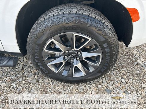 Used 2024 Chevrolet Suburban Z71 w/ Z71 Off-Road Package image 38