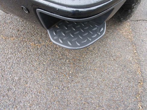 Used 2018 Chevrolet Silverado 1500 LTZ Z71 w/ Midnight Edition image 13