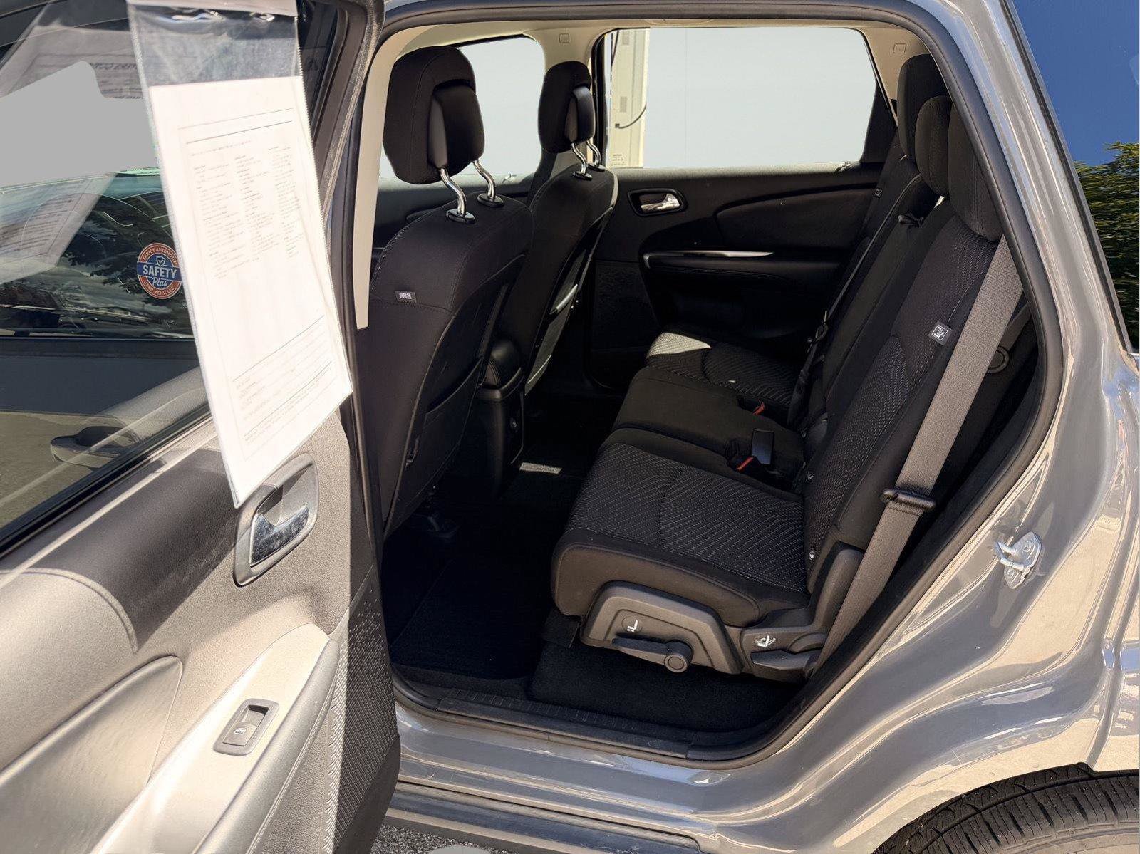 Used 2020 Dodge Journey SE w/ SE Popular Equipment Group FWD image 9