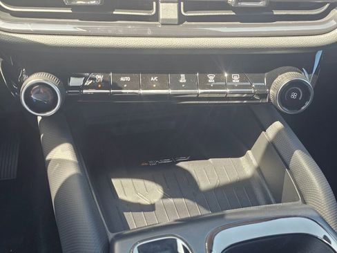 New 2025 Chevrolet Equinox EV RS image 15