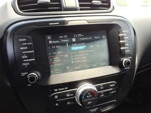 Used 2018 Kia Soul + FWD image 26