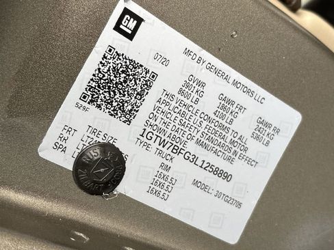 Used 2020 GMC Savana 2500 Extended w/ Enhanced Convenience Package image 35