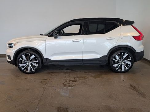 Used 2022 Volvo XC40 P8 Recharge Plus image 5