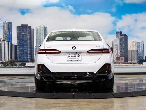 Used 2026 BMW 530i xDrive w/ M Sport Package AWD/4WD image 11