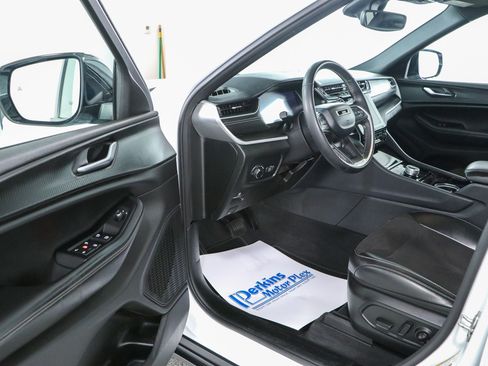 Used 2023 Jeep Grand Cherokee L Laredo AWD/4WD image 3