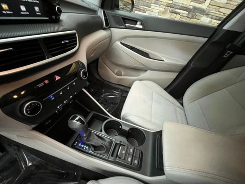 Used 2019 Hyundai Tucson SE image 25