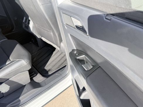 Used 2019 Volkswagen Atlas SE image 42