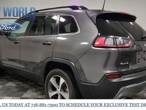 Used 2022 Jeep Cherokee Limited image 6