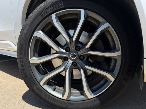 Used 2017 Volvo XC90 T6 Momentum w/ Vision Package AWD/4WD image 10