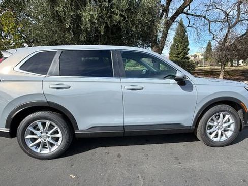 New 2026 Honda CR-V EX image 3