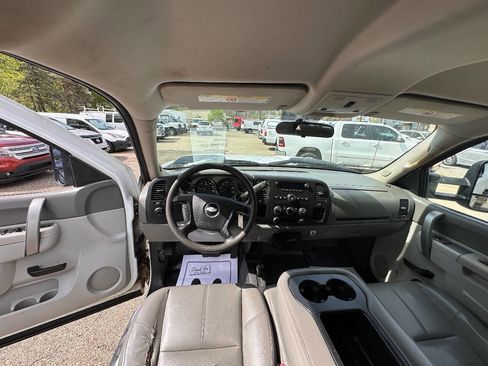 Used 2013 Chevrolet Silverado 3500 W/T w/ Snow Plow Prep Package image 9
