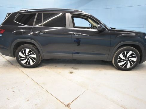 Used 2024 Volkswagen Atlas SE w/ Black Wheel Package image 37