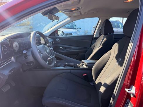 Used 2024 Hyundai Elantra SEL FWD image 11