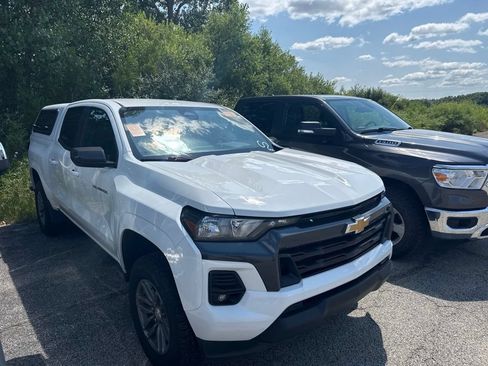 Used 2023 Chevrolet Colorado LT w/ LT Convenience Package AWD/4WD image 3