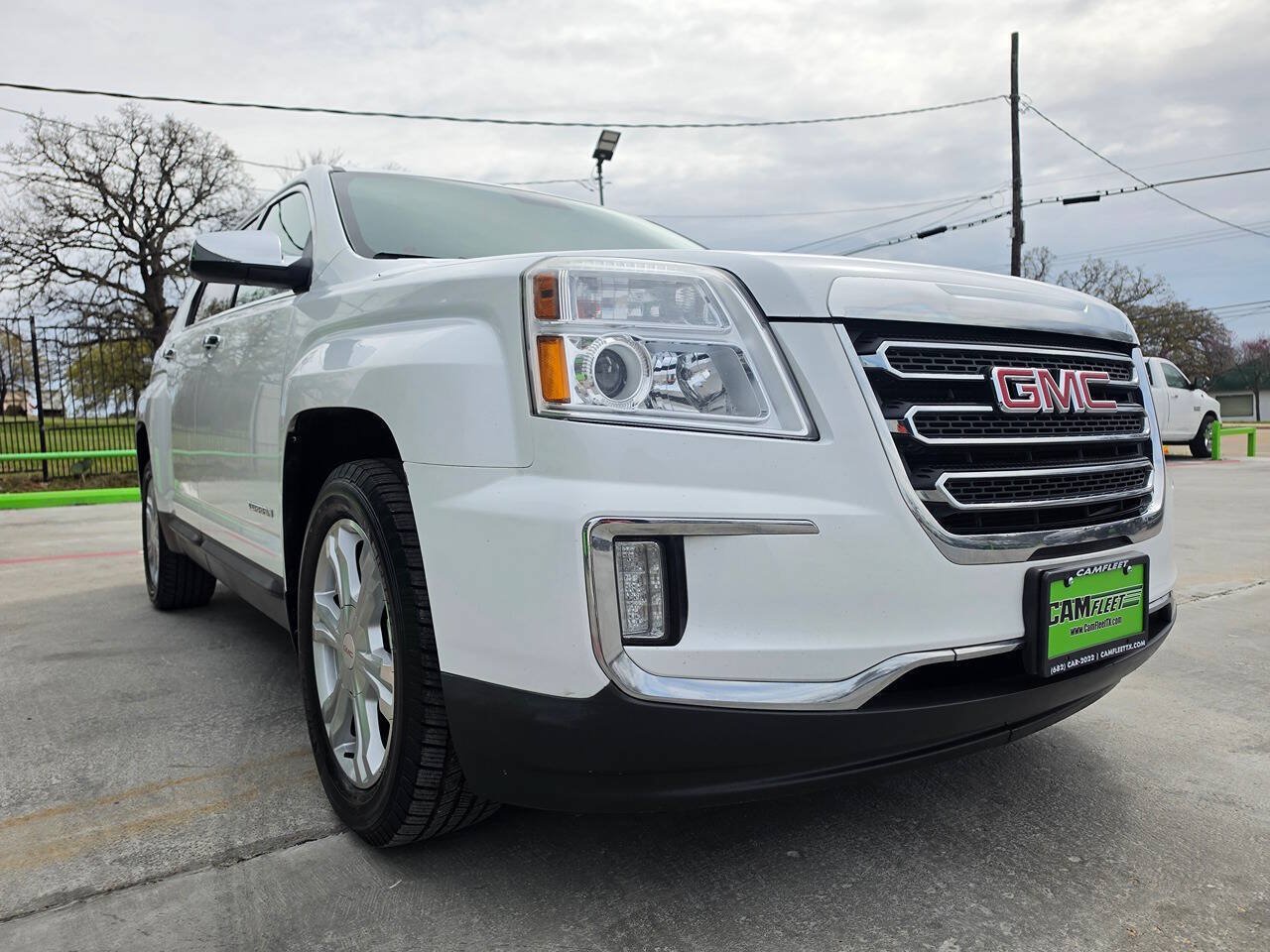Used 2017 GMC Terrain SLT FWD image 4