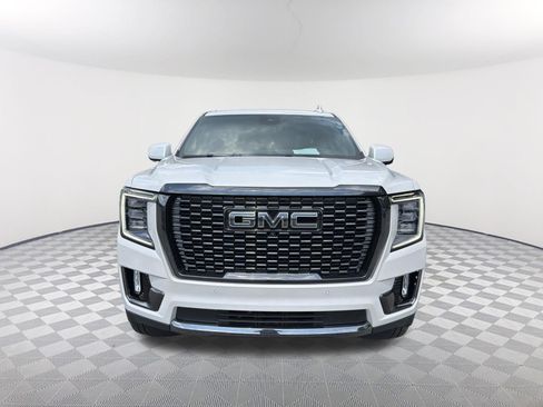 Used 2024 GMC Yukon XL Denali Ultimate AWD/4WD image 9