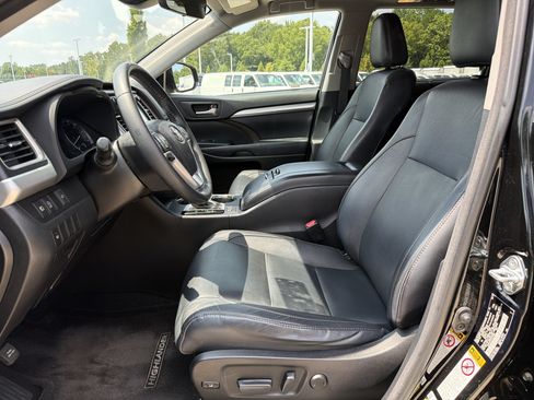 Used 2017 Toyota Highlander XLE FWD image 9