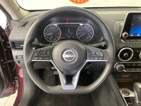 Used 2025 Nissan Sentra SV FWD image 9