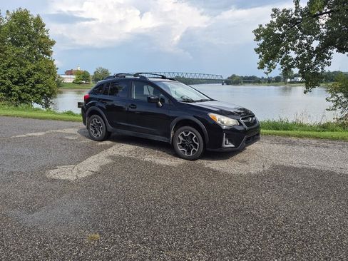 Used 2017 Subaru Crosstrek 2.0i Premium AWD/4WD image 2