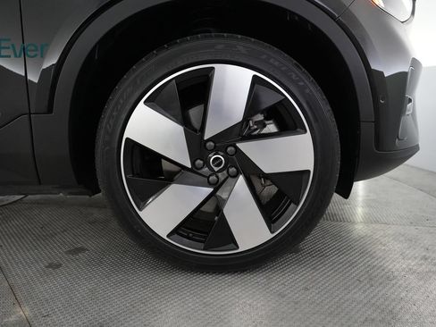 Used 2023 Volvo C40 P8 Recharge Ultimate AWD/4WD image 19
