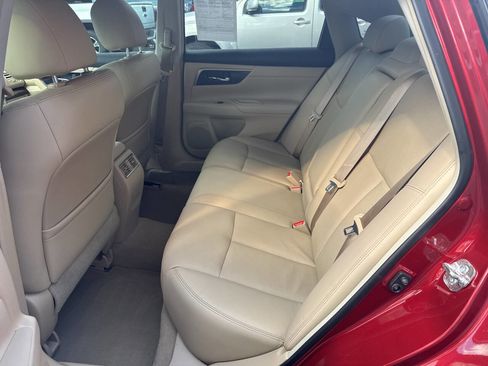 Used 2013 Nissan Altima 2.5 SL w/ Technology Pkg image 19