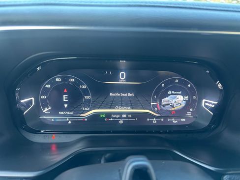 Used 2024 GMC Yukon XL Denali w/ Advanced Technology Package image 18