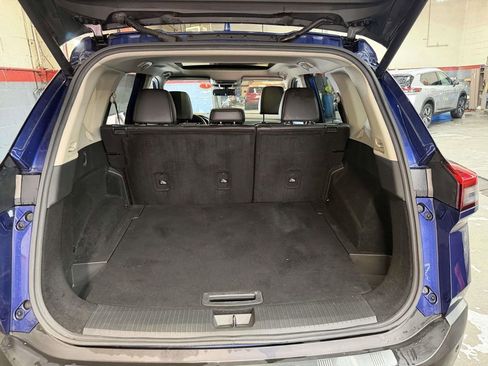 Used 2021 Nissan Rogue SV w/ Premium Package AWD/4WD image 19